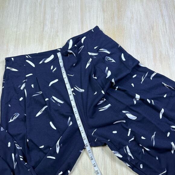 Lysse Brush Petals True Navy Wide Leg Cropped Ponte Pull On Pants Plus 2X - Picture 10 of 14